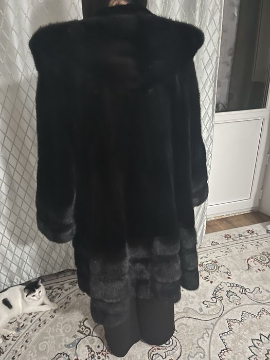 Продаю норковую шубу