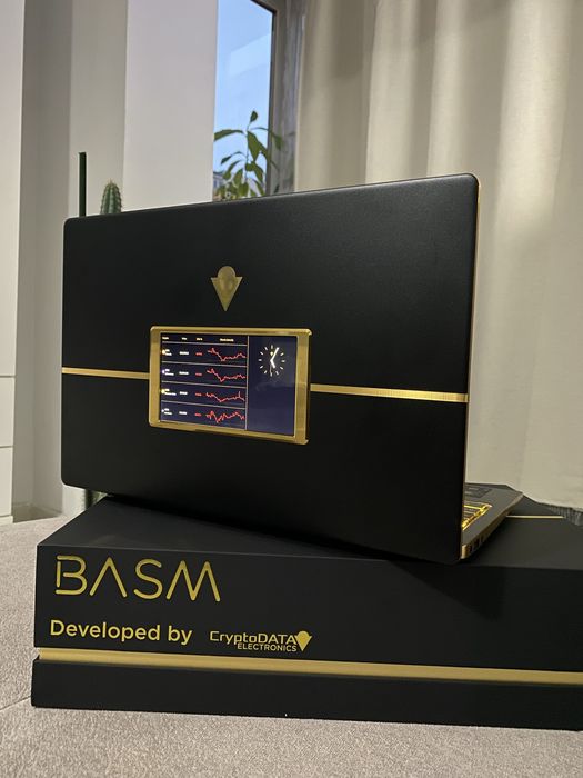 Laptop BasM Gold -metal case