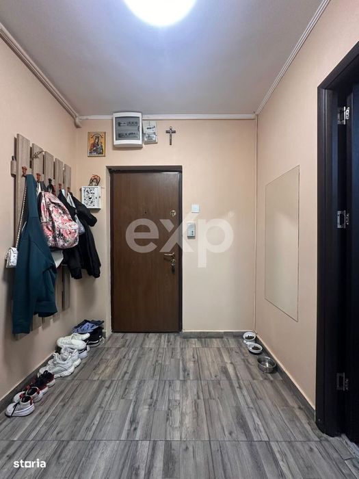 Apartament decomandat cu 3 camere, renovat recent, centrala proprie
