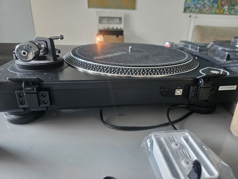 Vând Turntable-uri DJ Audio-Technica AT-LP120-USB + Reloop 2000 MK2

Audio-Technica AT-LP120-USB + Reloop

RP-2000 MK2