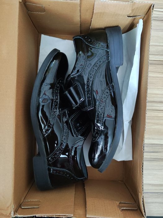 Продам детские туфли