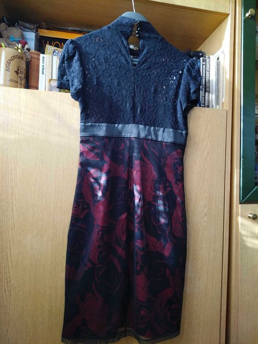 Елегантна рокля със сако.