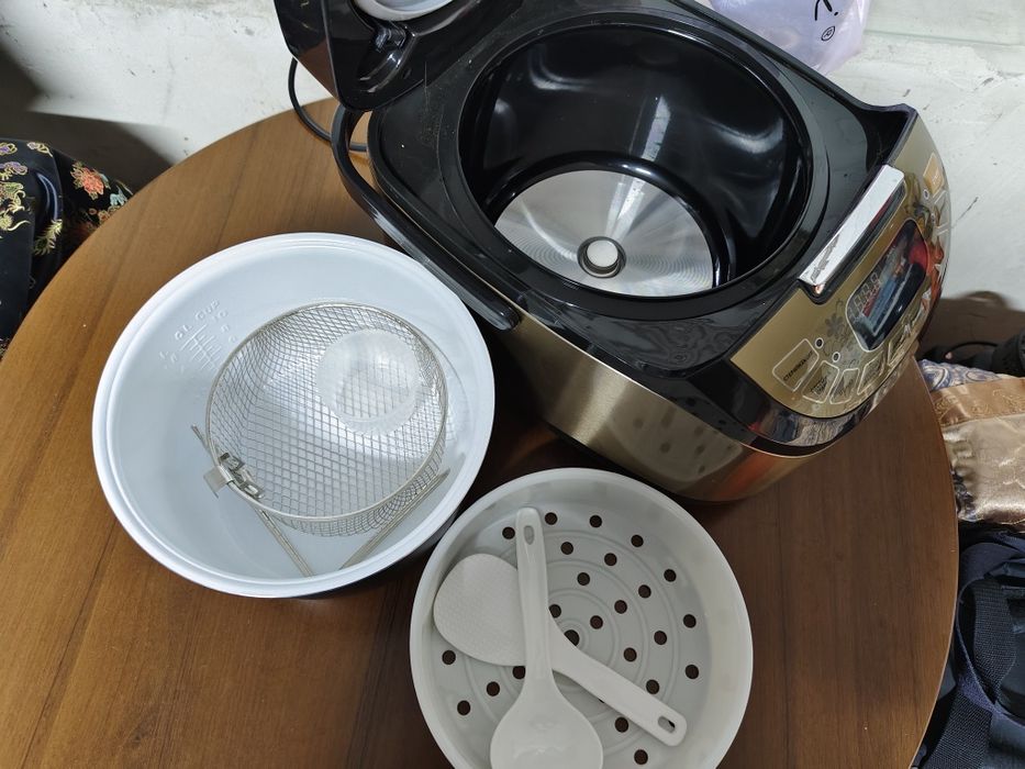 Мультиварка Redmond