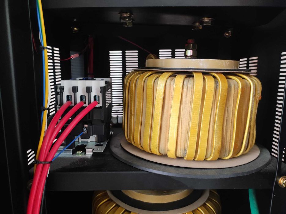 Стабилизатор напряжения