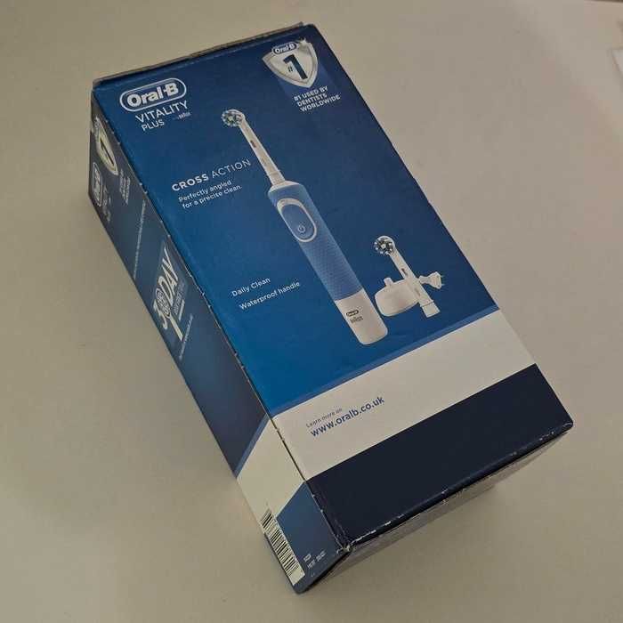Електрическа четка за зъби Oral-B Vitality Plus
