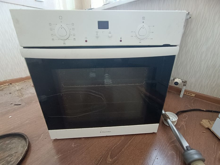 Духовой шкаф Electrolux
