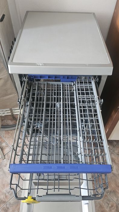 Mașină de spălat vase Hansa 45 cm (Slim), Inox, 3 coșuri (MaxiSpace)