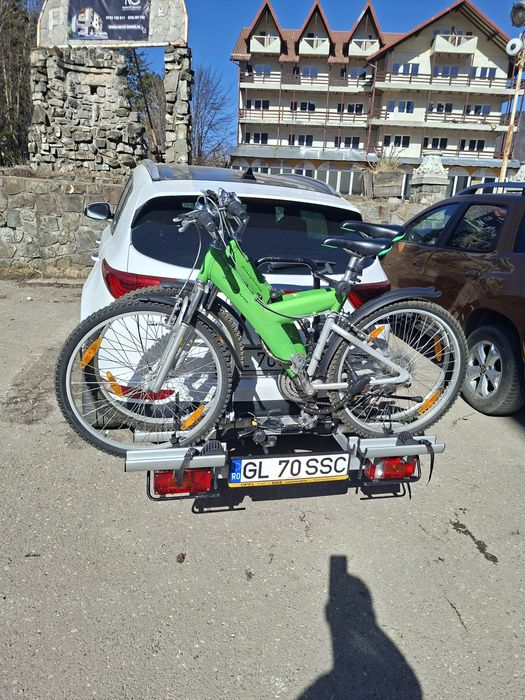 Inchiriez suport auto 3 biciclete