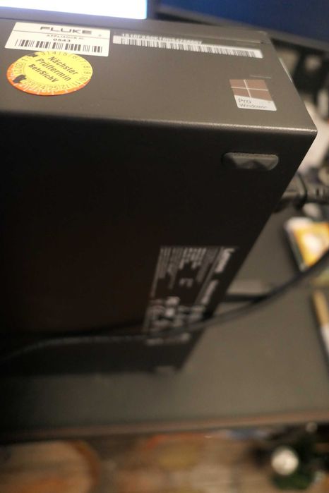 PC LENOVO ThinkCentre M800 M700 SFF Procesor Quad Intel Core i7-6700 i5-6600 Memorie Ram 8 GB DDDR4 Hdd 500 GB sau SSD 120GB