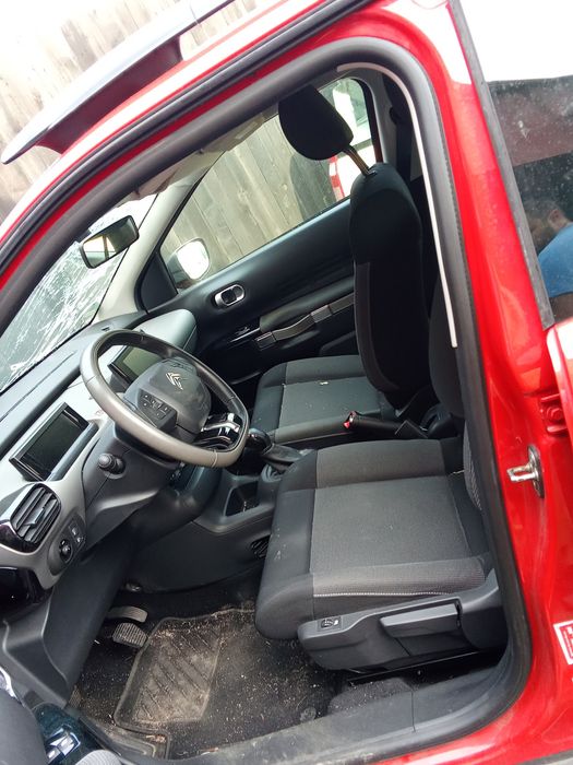 Dezmembrez Citroen C4 cactus