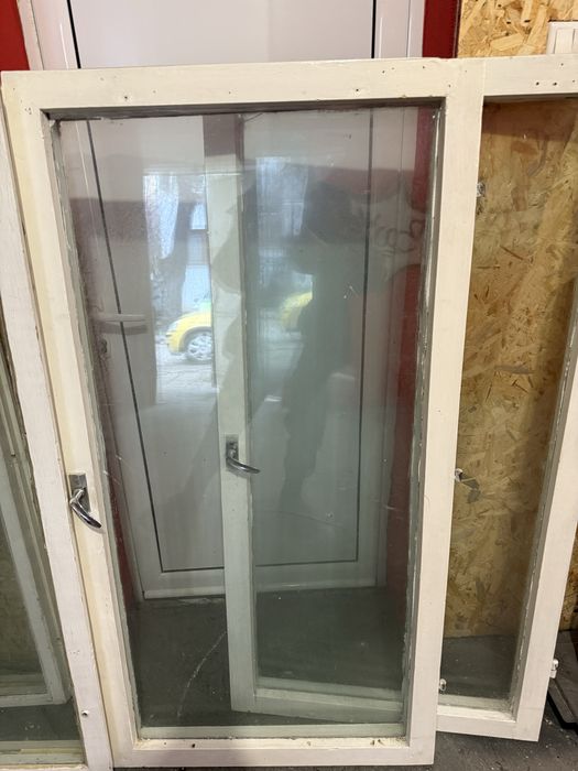 Дървени прозорци със стъклопакет – масивни, здрави, 4 броя