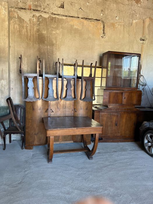 Mobilă cu vechime de 100 de ani