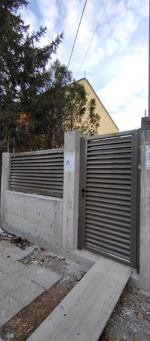 Гаражни, ролетни и охранителни врати