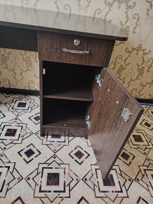 Продам письменный стол