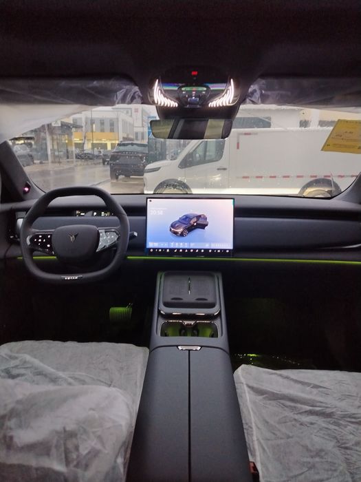 Voyah courage elektro 4 AWD, eng fuli  razgon 4.9 c , rus tili bonus