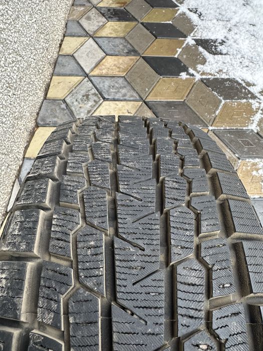Yokohama почти новая
