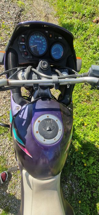 Kawasaki KLE motocicleta touring