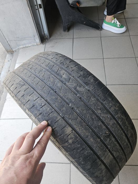 235/45/18. Шины летние