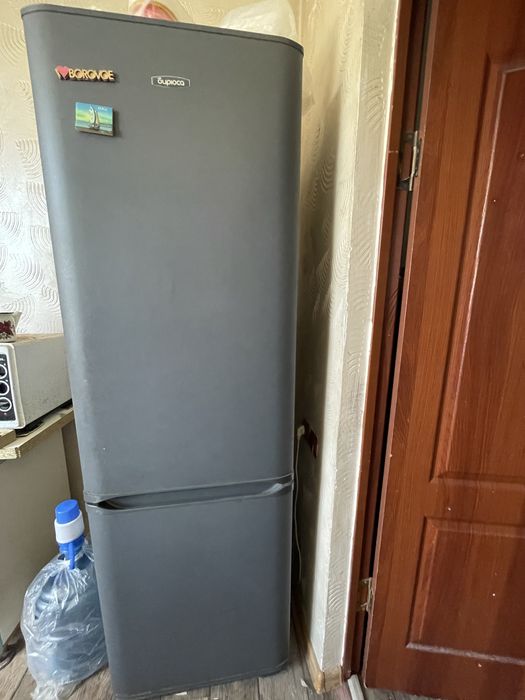 Продам холодильник