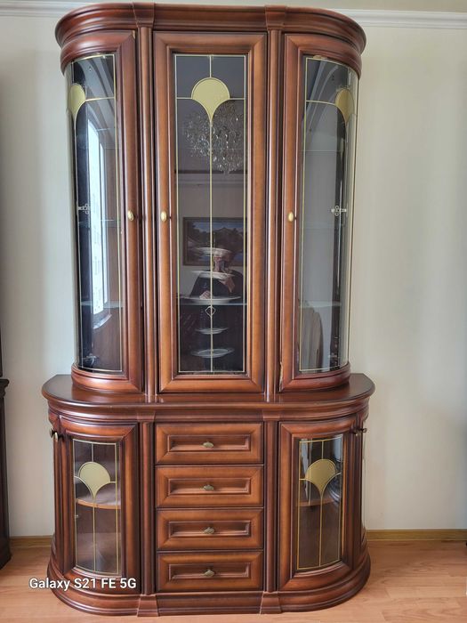 Витрина, гостиная мебель