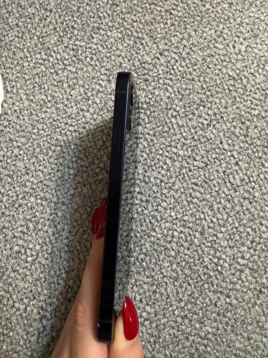 Продам айфон 12, в черном цвете