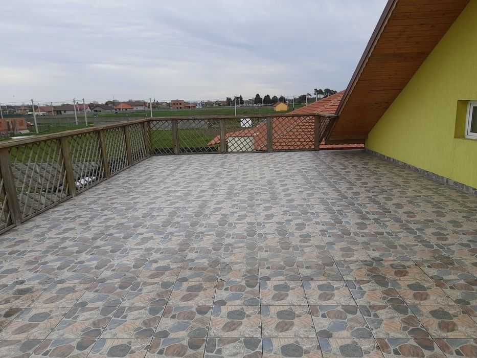 Casa de vanzare/ spatiu comercial