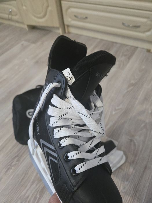 Коньки сатылады 35 р