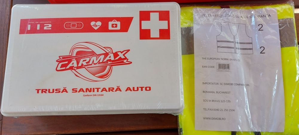 Kit siguranță (trusă, vestă, triunghi și geantă)