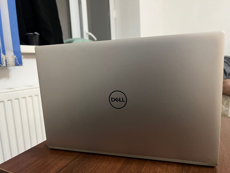 Dell vostro 13 5300