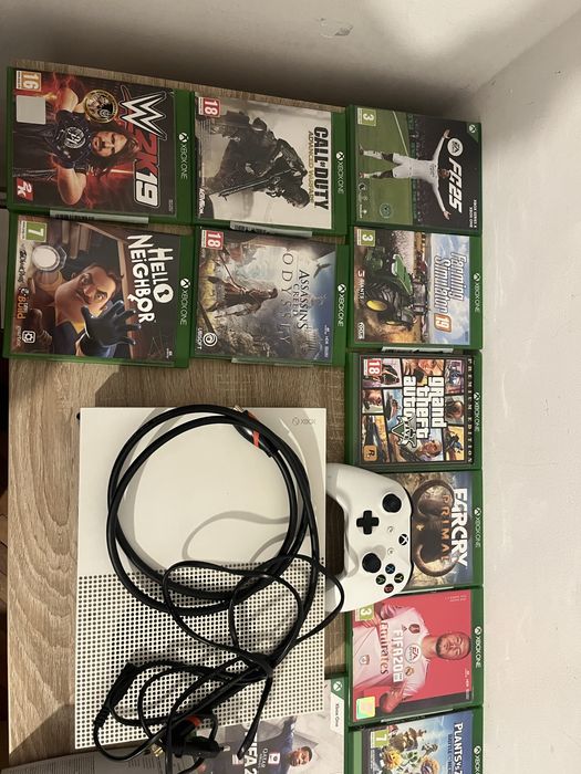 Xbox one cu 13 jocuri doua controlare