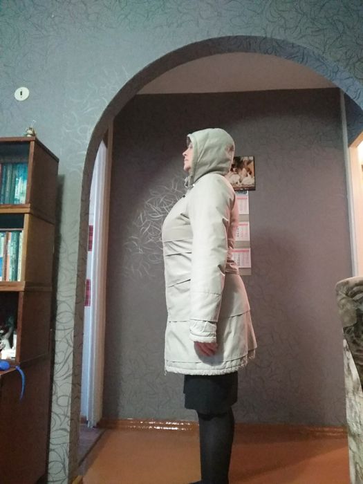 Куртка женская продаю.