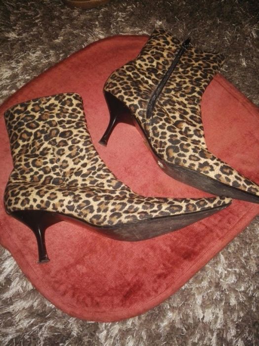 Боти с ток 39 номер +ПОДАРЪК гривна в леопардов принт +скрънч
