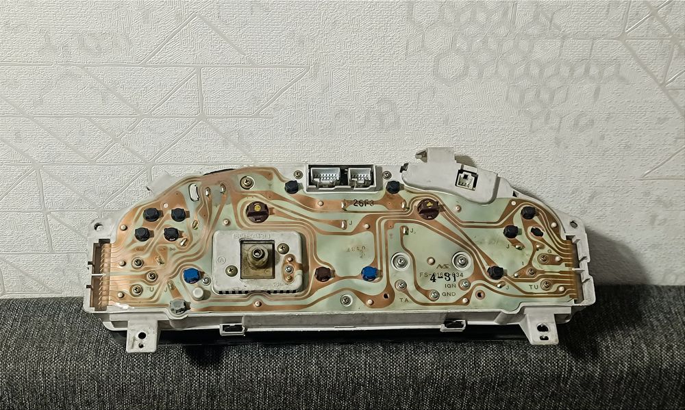 Щиток прибора Subaru legaсу