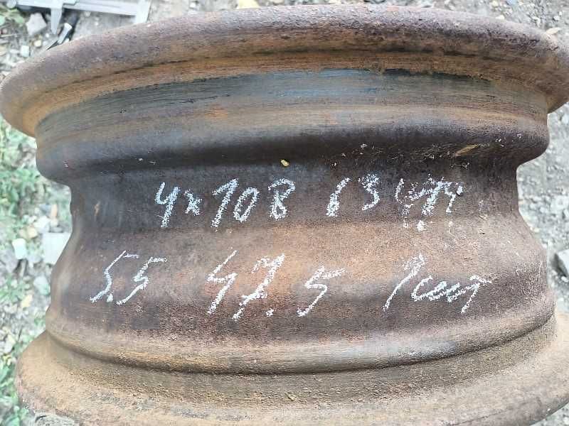 Продам ОДИН оригинальный металлический диск на Ford