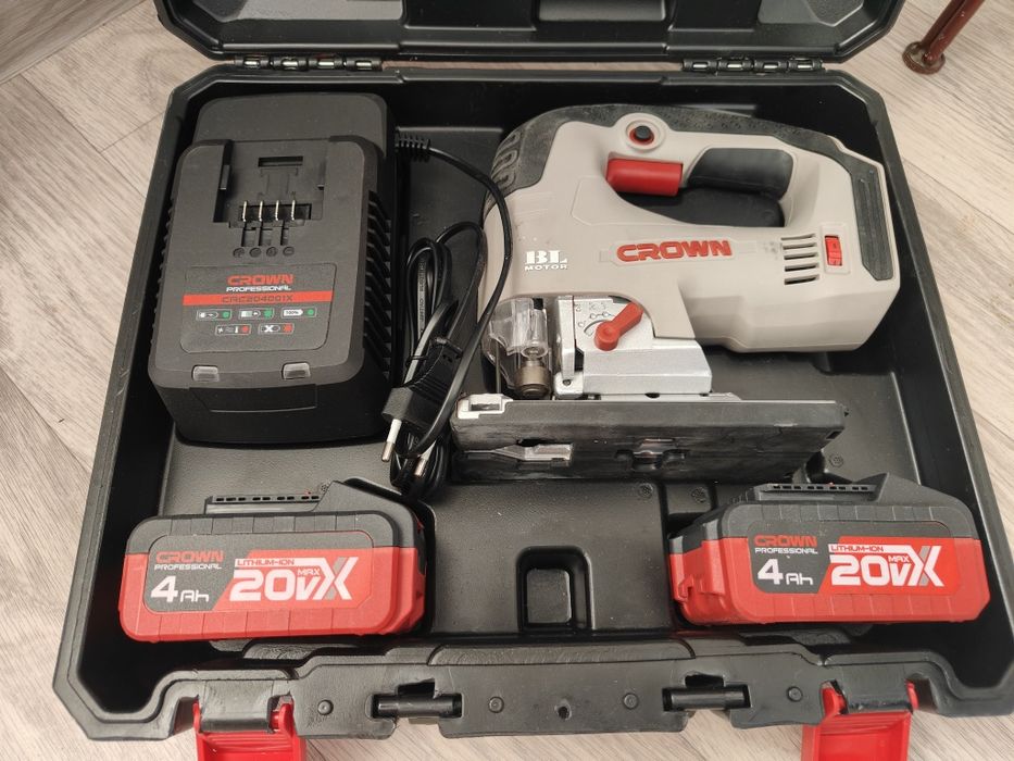 Аккумуляторный лобзик от Crown