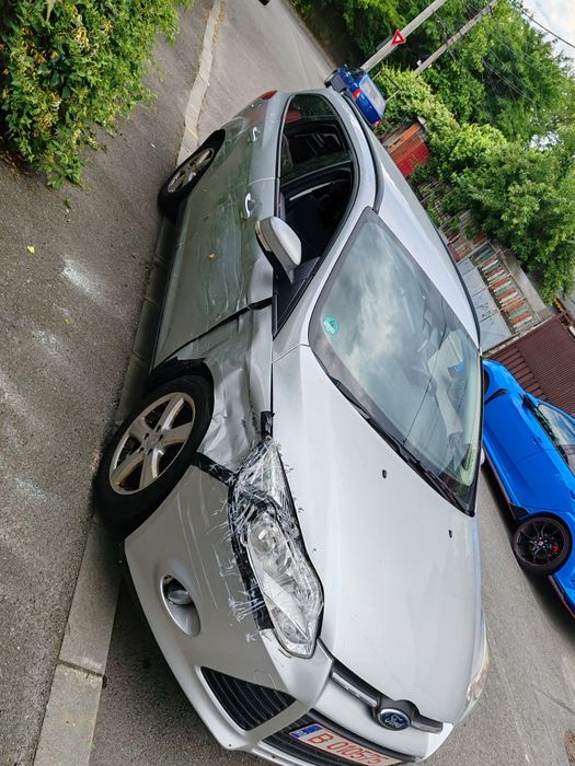 Dezmembrez Ford focus mk3 benzina 1.6