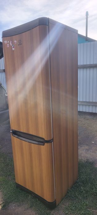 Продам холодильник indesit, в отличном состоянии