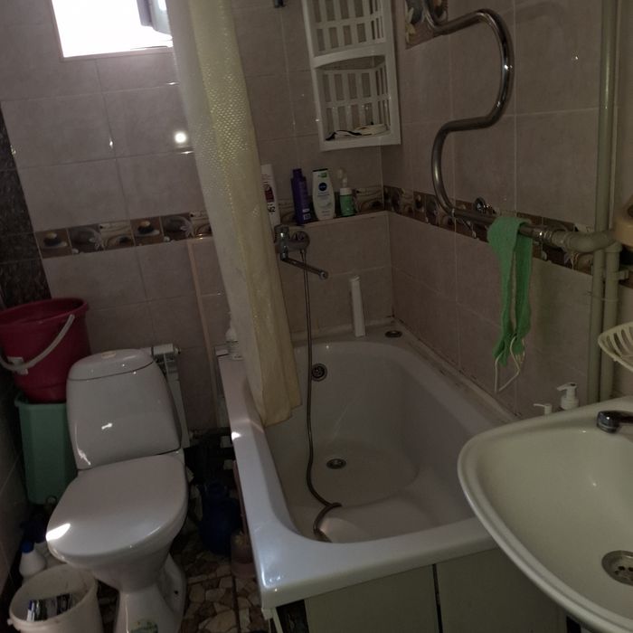 Продам  дом ( 1/2 часть дома