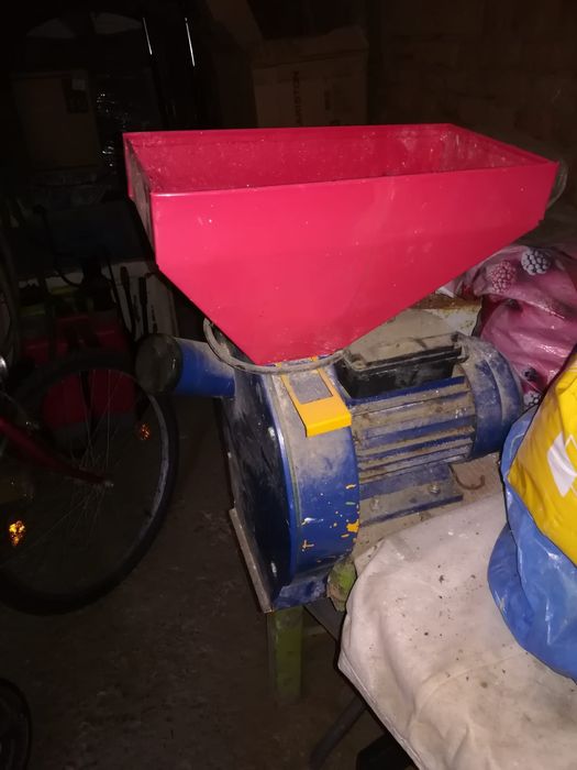 Moară de măcinat porumb