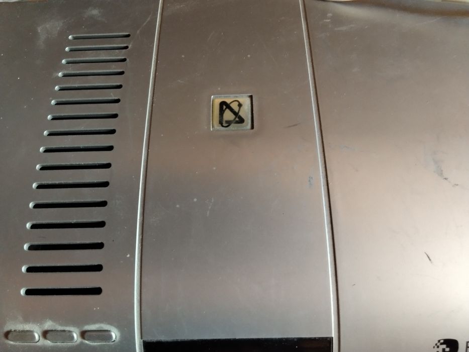 стар сателитен приемник на Булсатком -работещ и с захранване