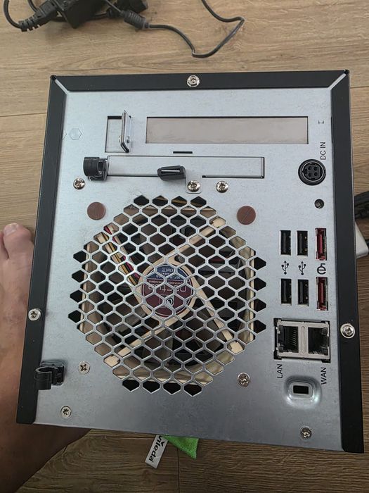NAS Thecus N4200