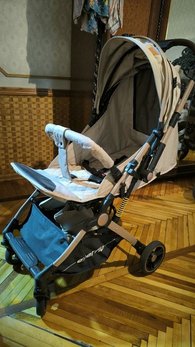 Детская коляска универсальная