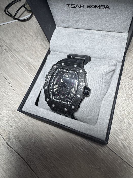 Tsar Bomba часы.