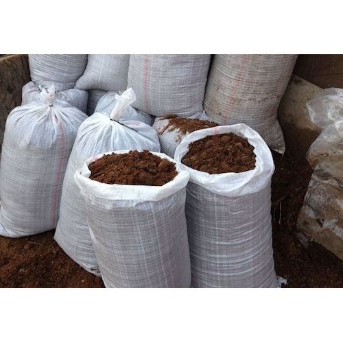 Перегной в мешках навоз