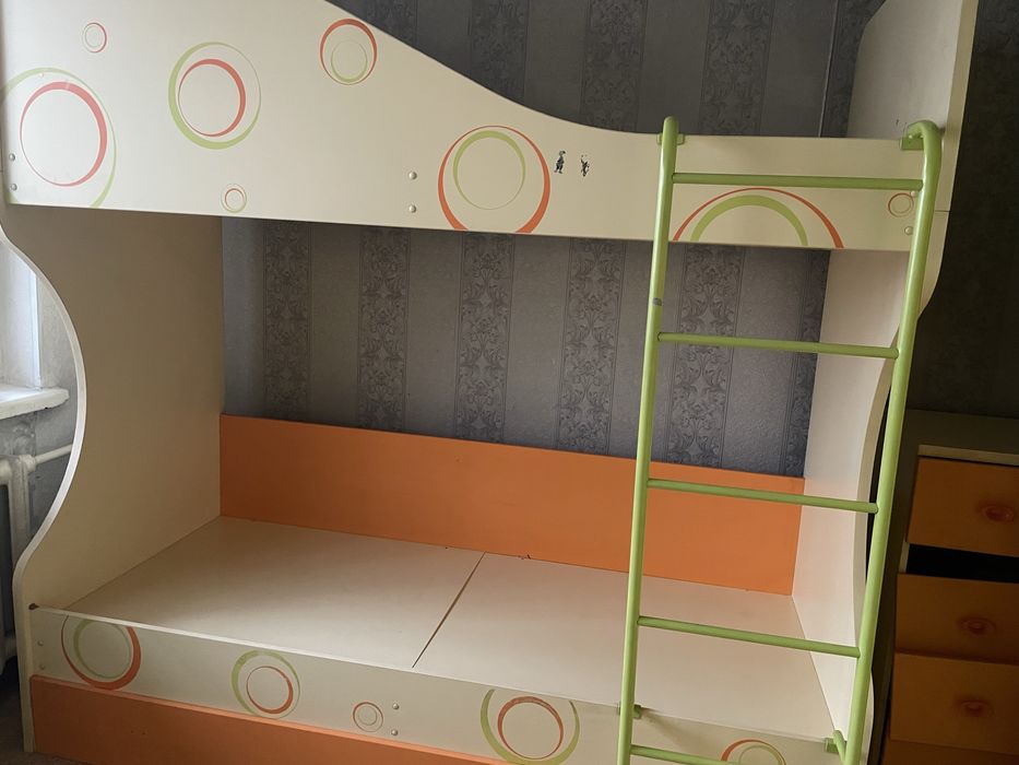 Детский гарнитур в хорошем состоянии!