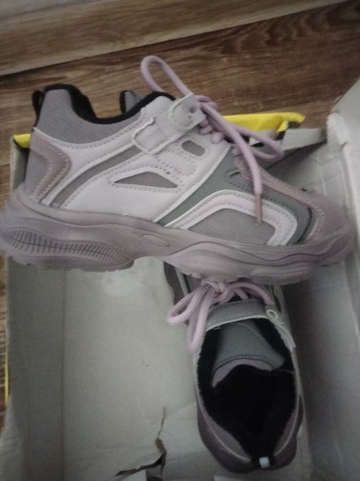 Демисезонные девочковые кроссовки