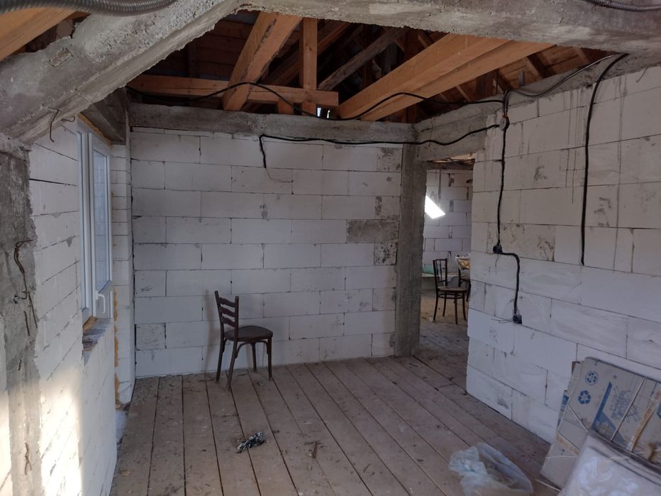 Casă la roșu în Nadășu