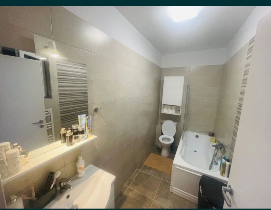 Vand apartament 3 camere