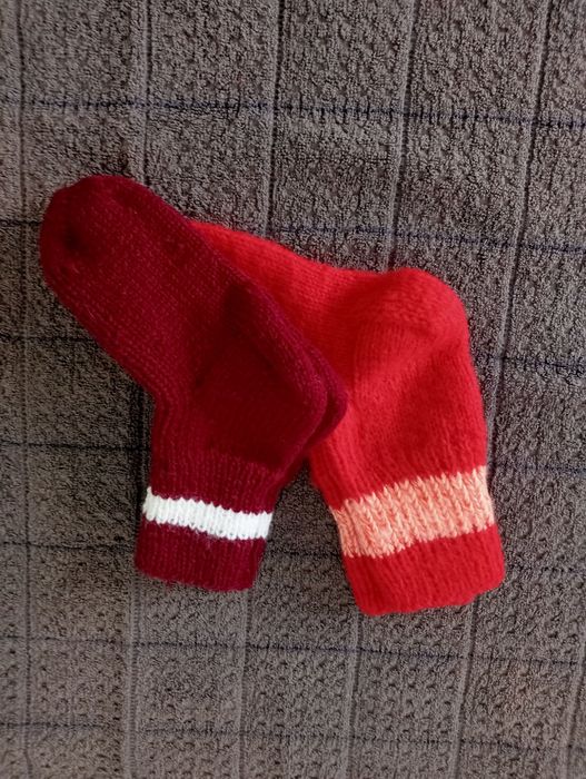 Продам носки,  варежки