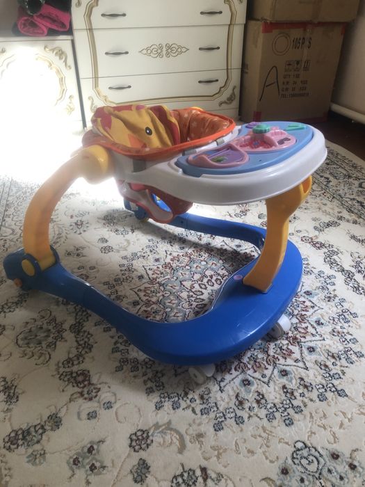 Продаеться детская ходунок отличном состояни